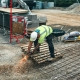 uomo al lavoro in cantiere