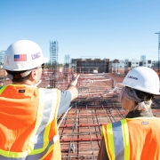 uomo donna in cantiere