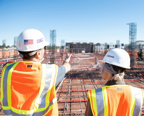 uomo donna in cantiere