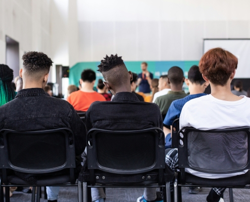 Ragazzi a scuola