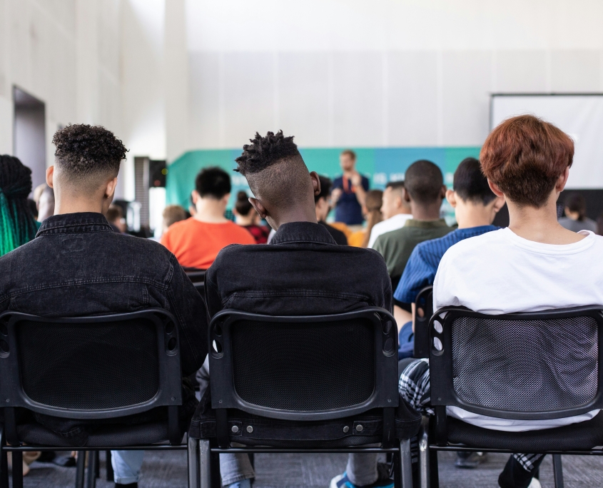 Ragazzi a scuola