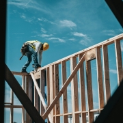 uomo al lavoro